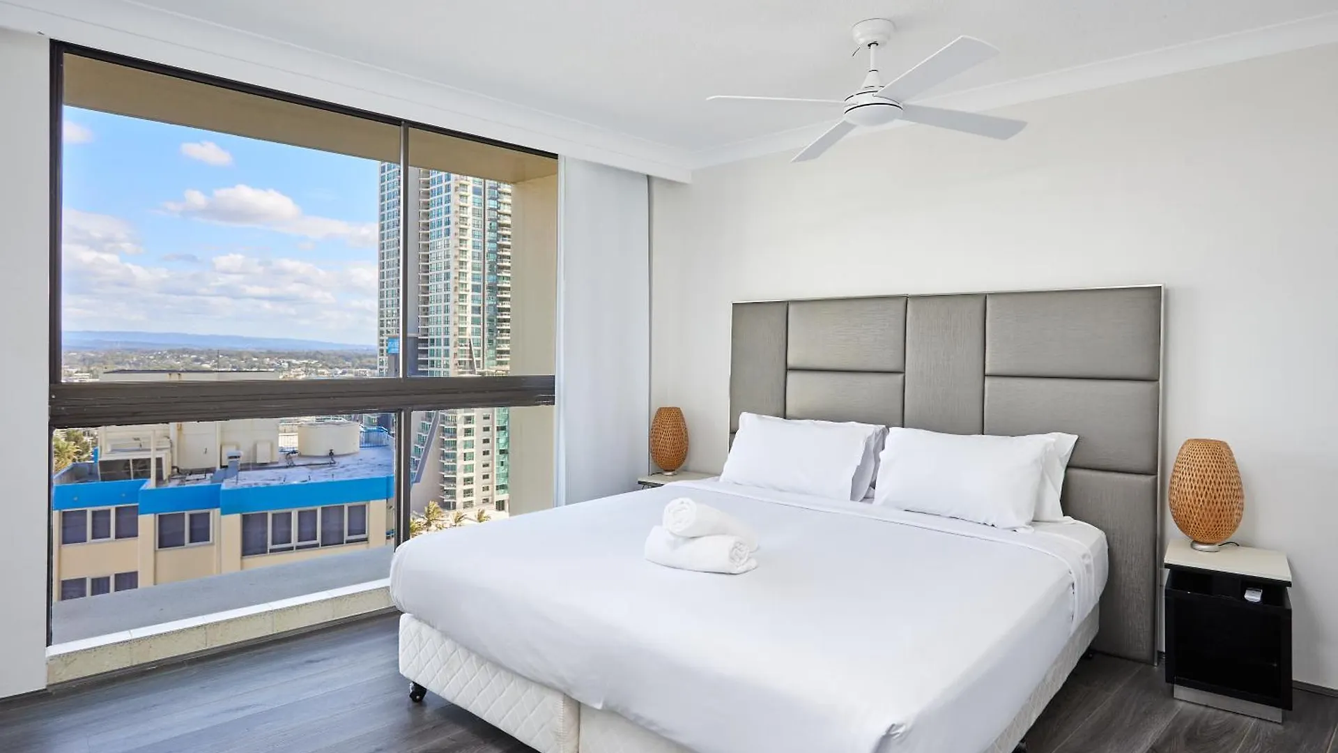 Serain Residences In Imperial Building Gold Coast Apartment