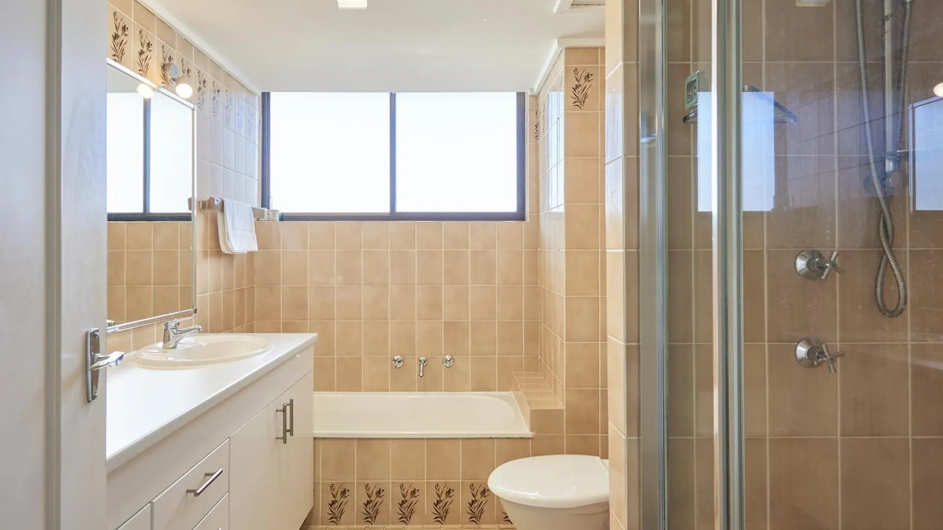 Serain Residences In Imperial Building Gold Coast