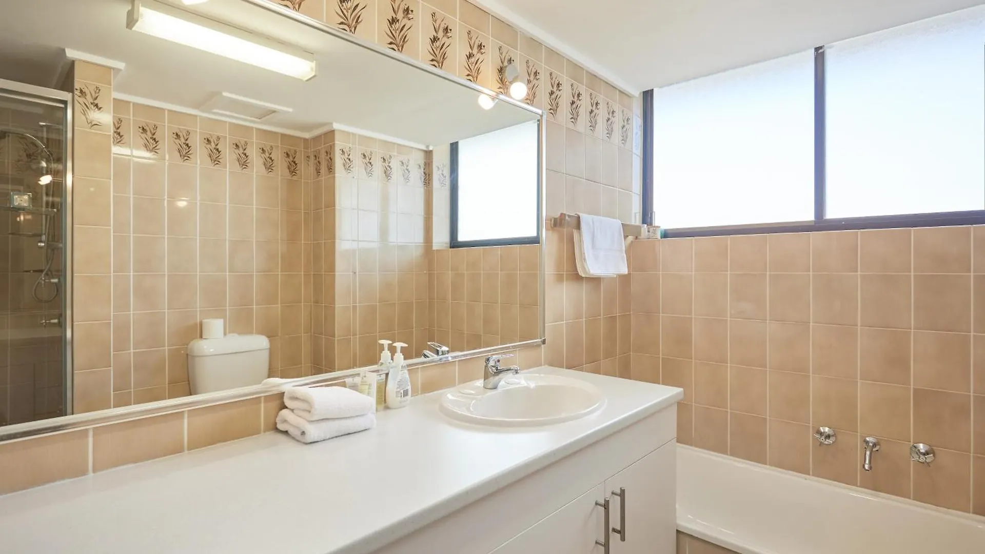 Serain Residences In Imperial Building Gold Coast 0*,